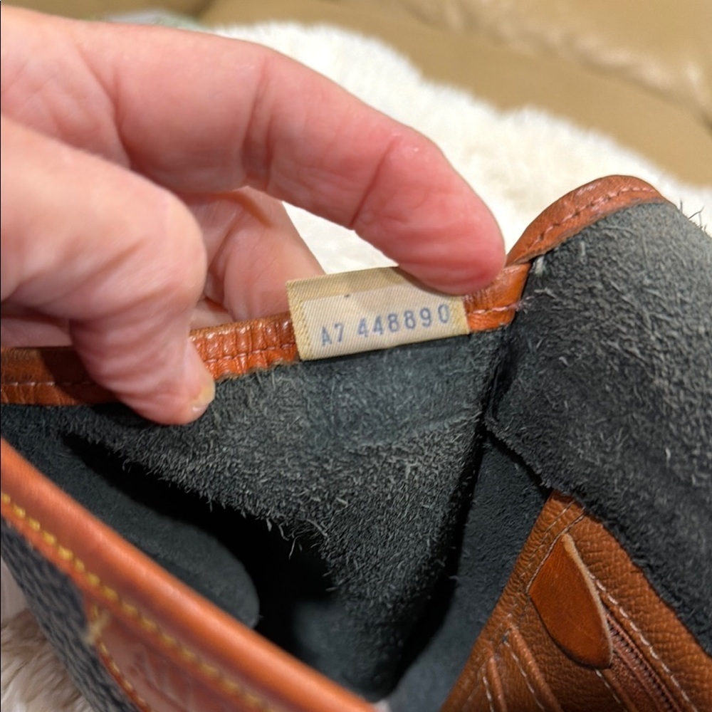 Vintage Dooney& Bourke Arrowhead Essex Crossbody/Shoulder Bag Vintage - Picture 12 of 12